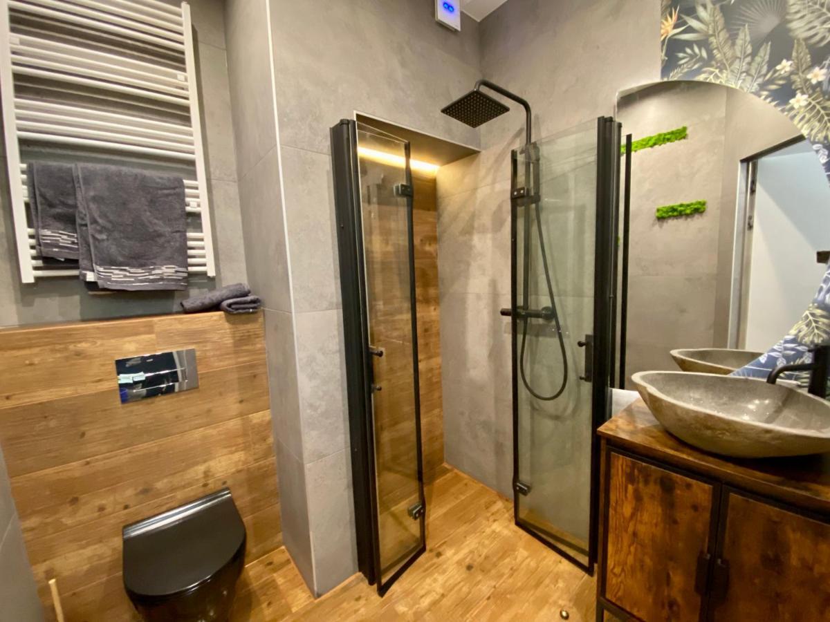 Apartament Z Jacuzzi Leilighet Krasków Eksteriør bilde