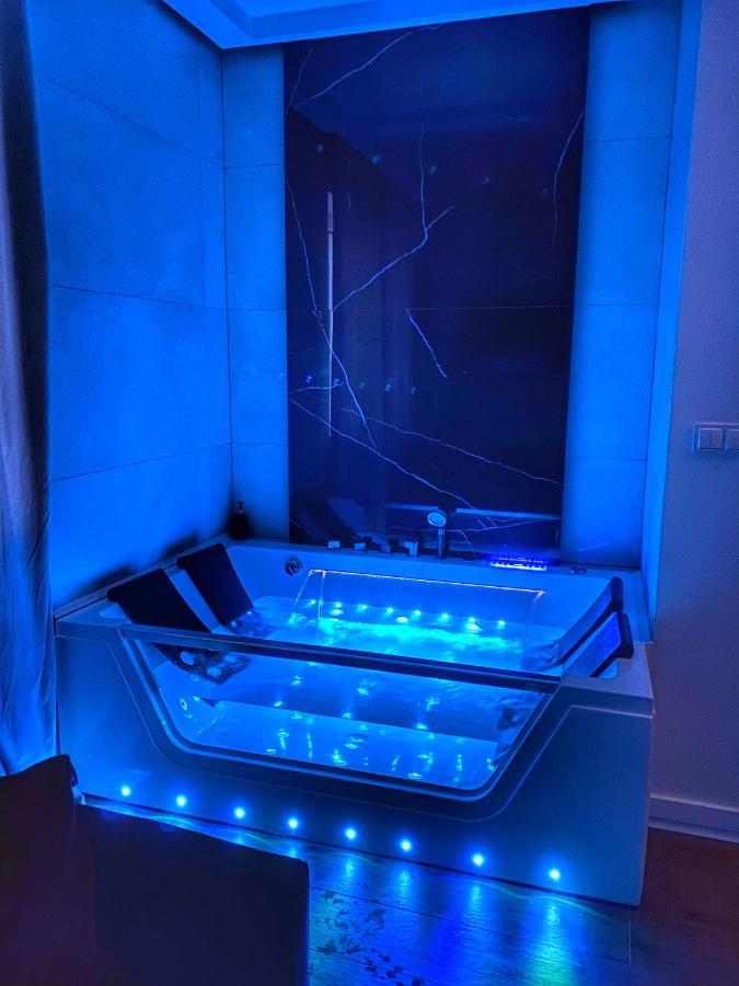 Apartament Z Jacuzzi Leilighet Krasków Eksteriør bilde